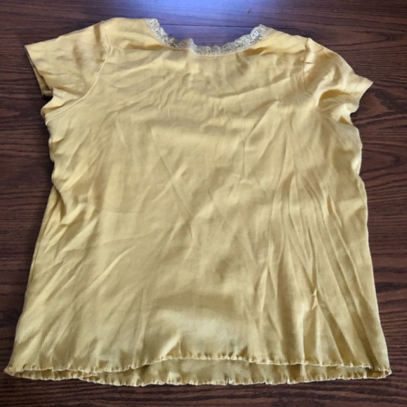 Yellow Ribbed Short Sleeve Shirt, Lace Neck Detail - Picture 4 of 4
